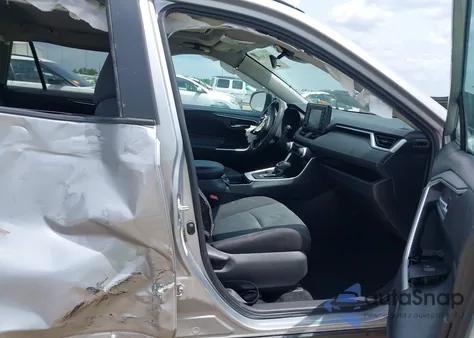 2019 Toyota Rav4 Xle z USA, uszkodzony, nr VIN 2T3W1RFV8KW004942